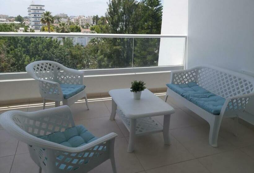 Dinglis Residences 31