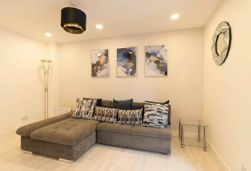 Hydro Glasgow City Apartment