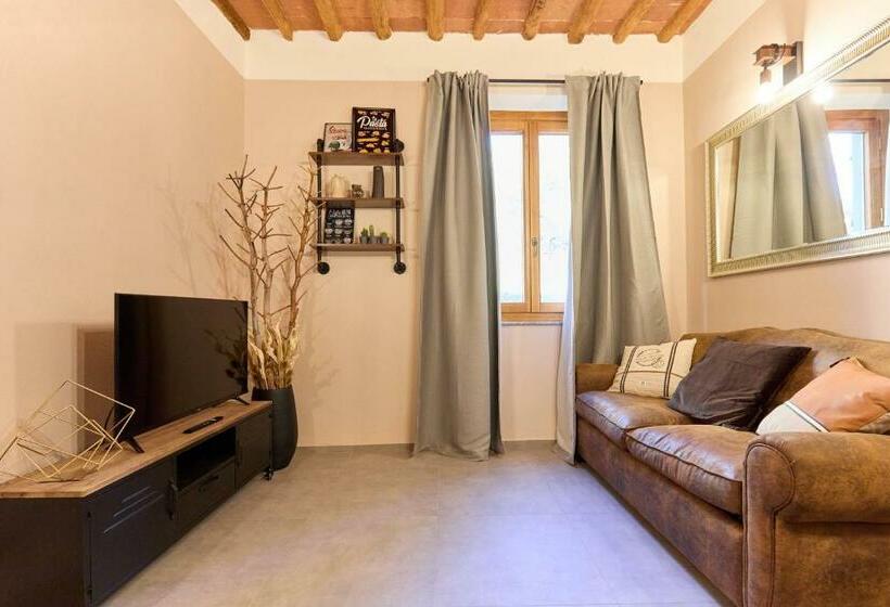 Industrial Apartment In The Heart Of San Miniato