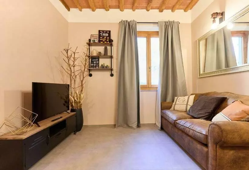 Industrial Apartment In The Heart Of San Miniato