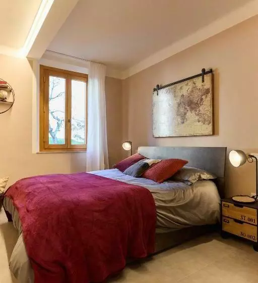 Industrial Apartment In The Heart Of San Miniato