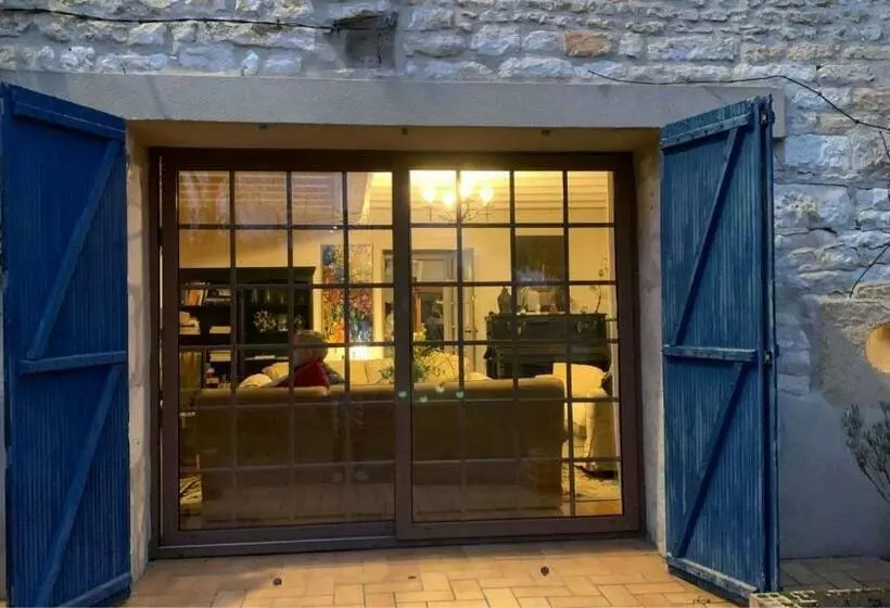 La Maison Bleue