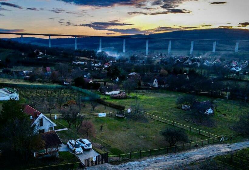 Völgyhíd Village Balaton