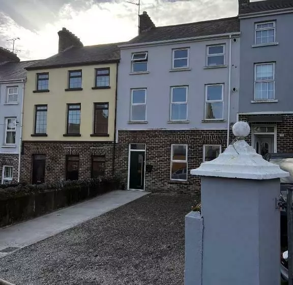 Westland Suites   Stylish, Modern, Elegant, Central Apartments A