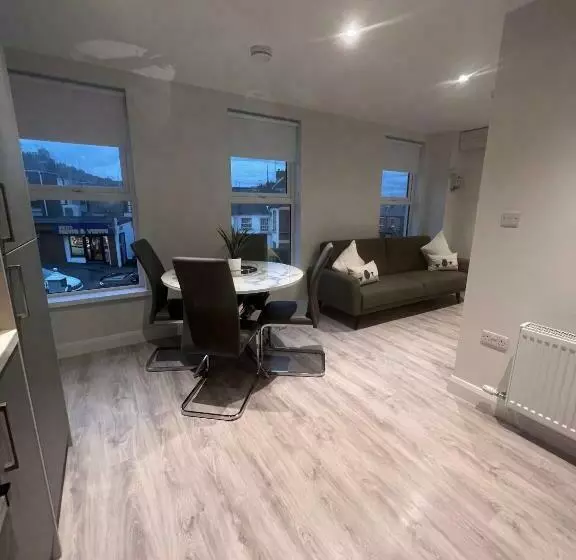 Westland Suites   Stylish, Modern, Elegant, Central Apartments A