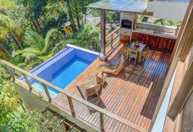 Casa Com 5 Quartos, Piscina E Churrasqueira