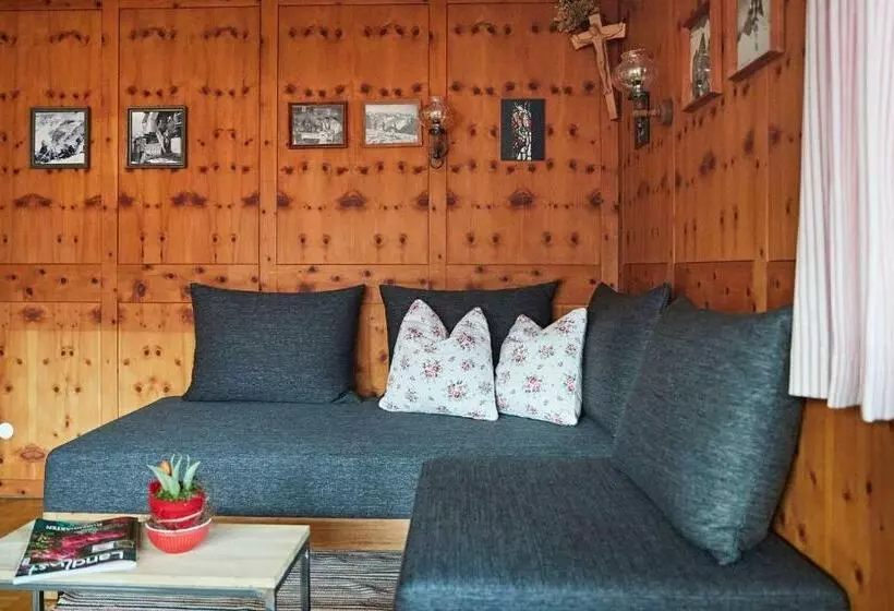 Haus Brutscher   Monika Haas