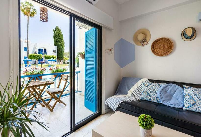 Sea Breeze 1br Apt In Pyla