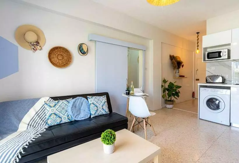 Sea Breeze 1br Apt In Pyla