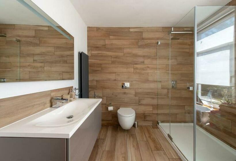 Large Townhouse Penarth, Cardiff