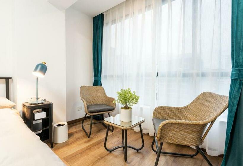 Locals Apartment Inn 05