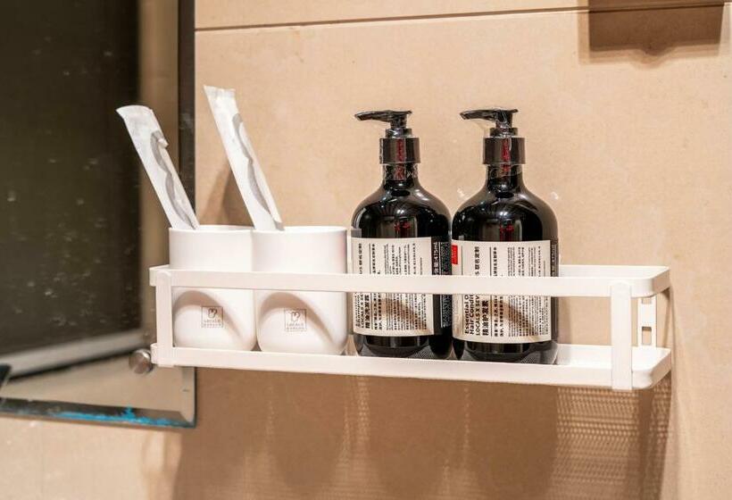 Locals Apartment Inn 05