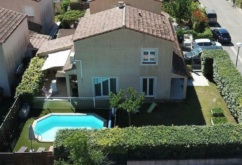 Maison Avec Piscine, Idéale Famille Avec Enfants
