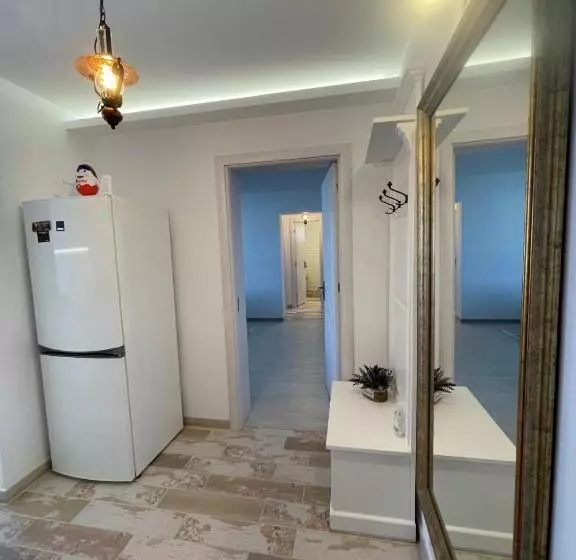 Robert S White Apartament