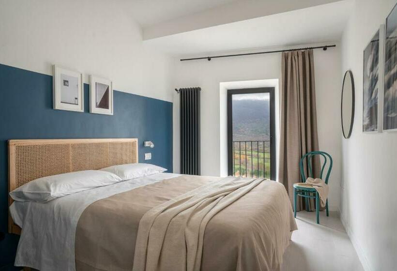 La Porticina. Your Lake View Home