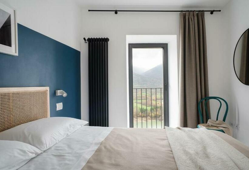 La Porticina. Your Lake View Home