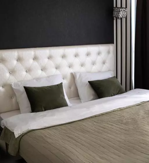 Rentwill Apartments Black&white