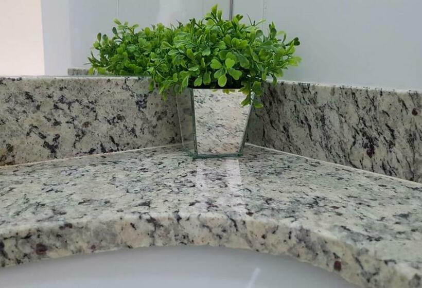 Flat Com Wifi, Pisicina E Estacionamento