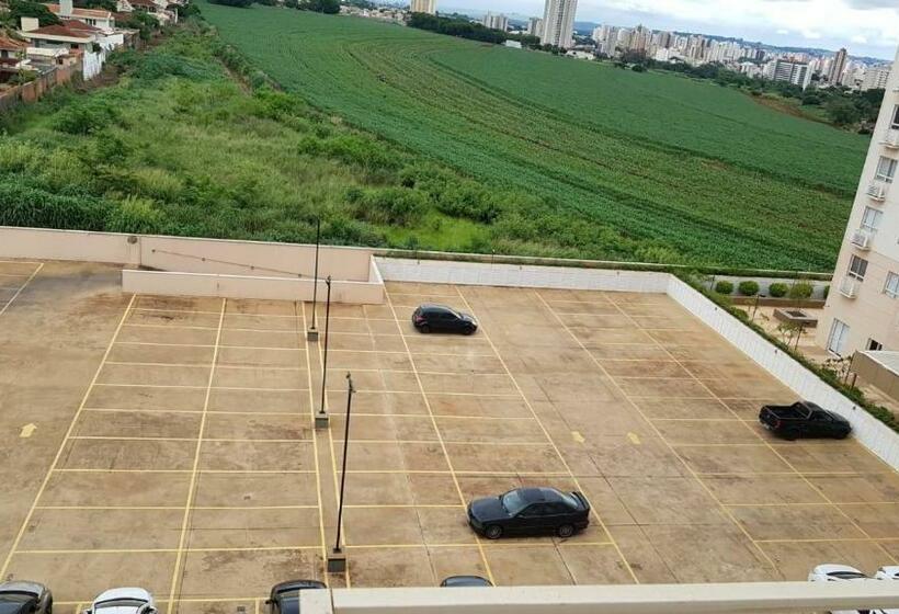 Flat Com Wifi, Pisicina E Estacionamento