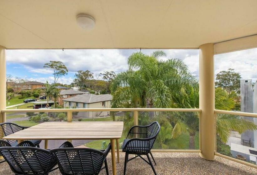 Pet Friendly Views Meters To The Beach & Anchorage Port Stephens