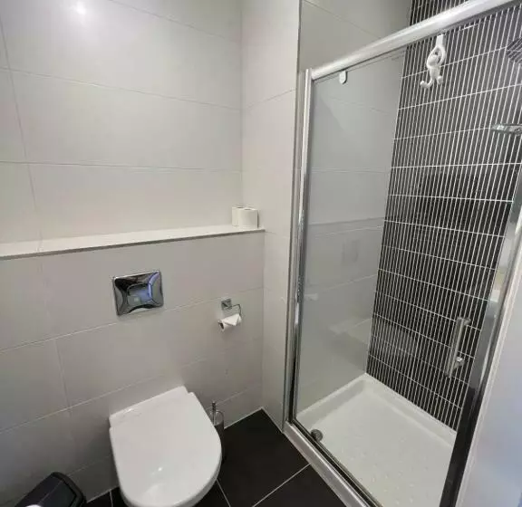 24 Castle Hume Court Holiday House