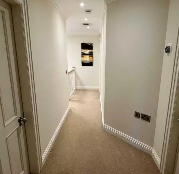 24 Castle Hume Court Holiday House