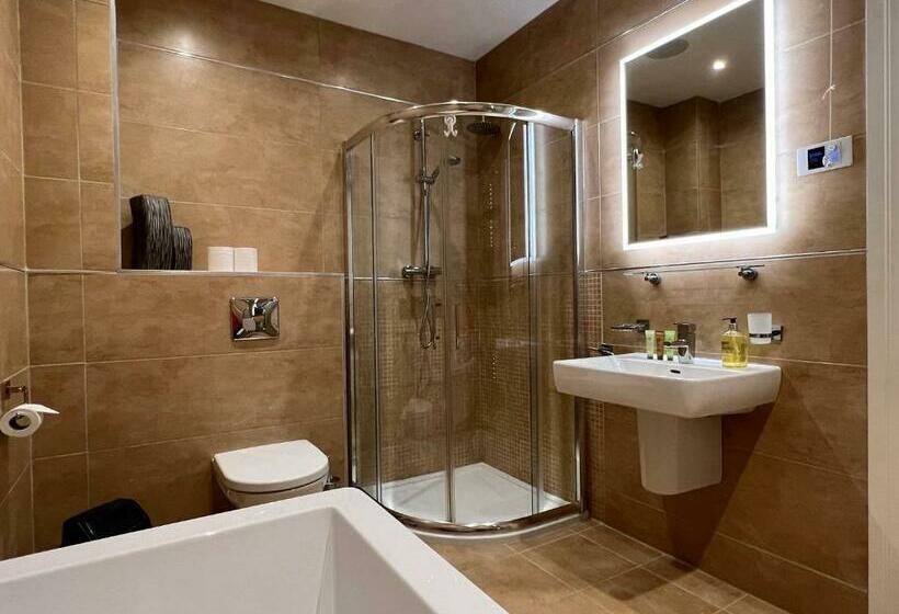 24 Castle Hume Court Holiday House