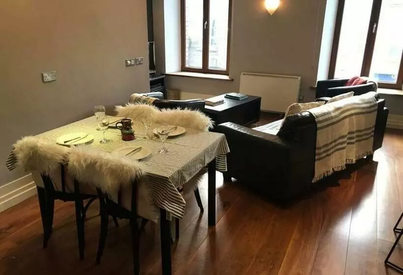 Centre Of Dingle Town   Luxury Holiday Apartment