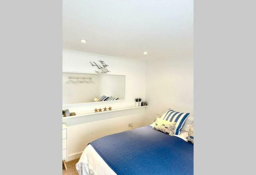 Luna Beach   Luxury Carbis Bay Apartment + Parking