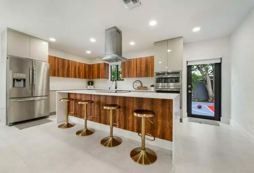 Luxe 5br Pool Jacuzzi Basketball L17