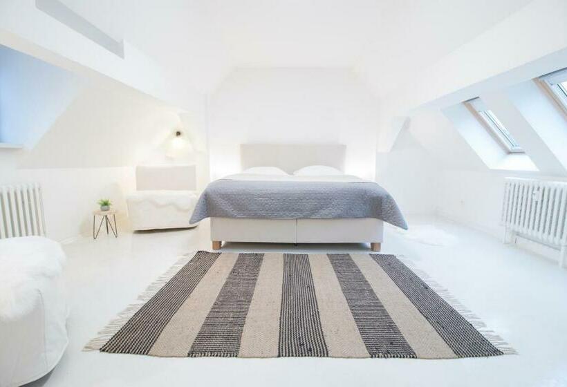 U Zlaté Hvězdy Apatmán Karel Iv