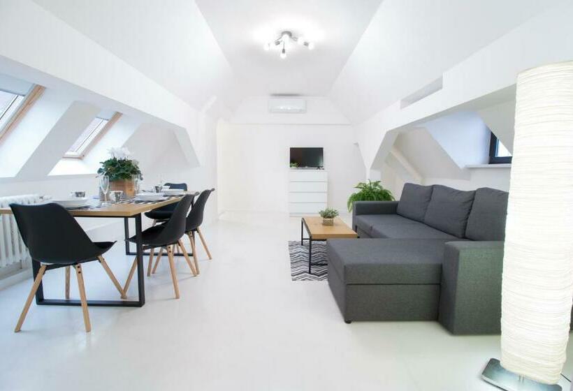 U Zlaté Hvězdy Apatmán Karel Iv