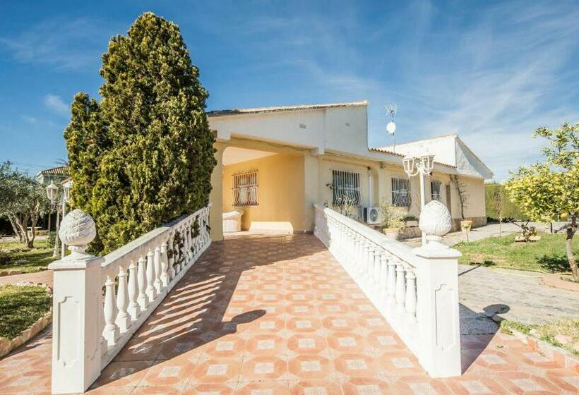 Gorgeous Home In Urbanización La Sima