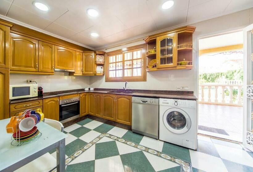 Gorgeous Home In Urbanización La Sima