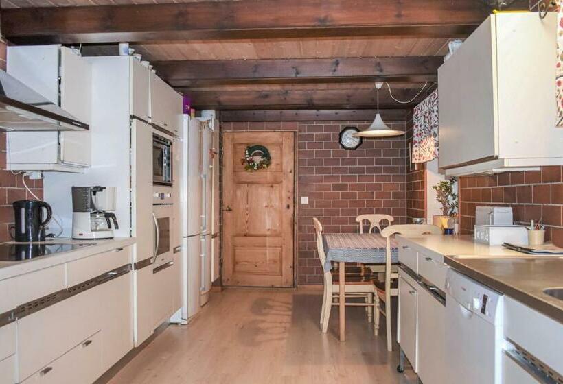 Cozy Home In Annelöv With House A Panoramic View