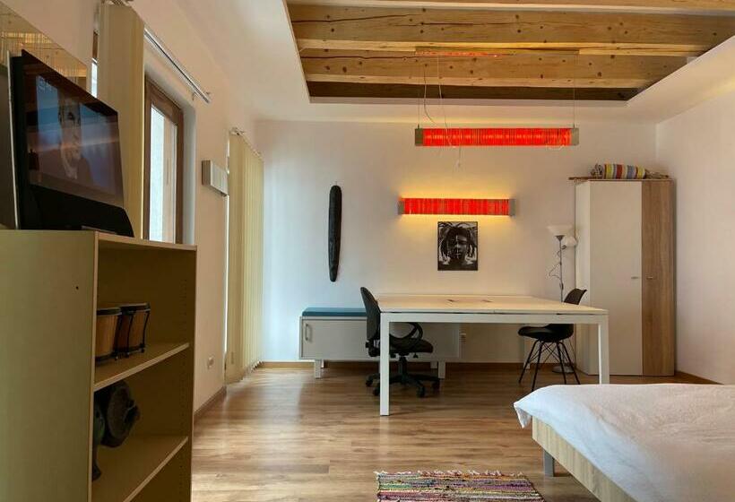 Savoya4 Old City Center Self Checkin Workspacestudio