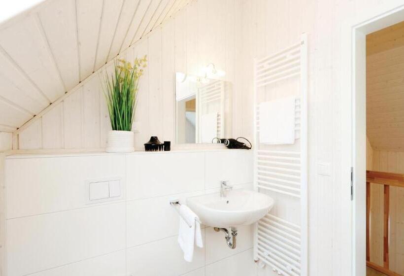 Stunning Home In Ostseeresort Olpenitz With 2 Bedrooms, Sauna And Wifi