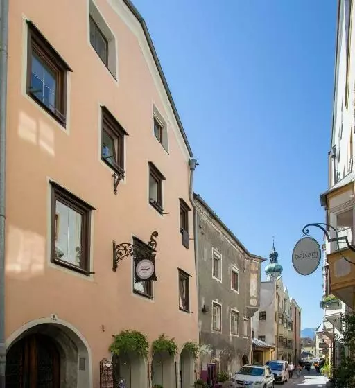 Traditional Old Town Apartment