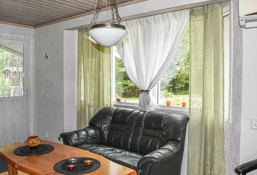2 Bedroom Beautiful Home In Västra Torup