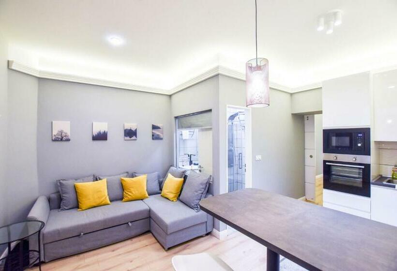 Riverside Apartment In Downtown