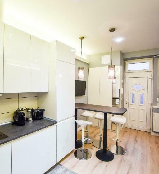 Riverside Apartment In Downtown