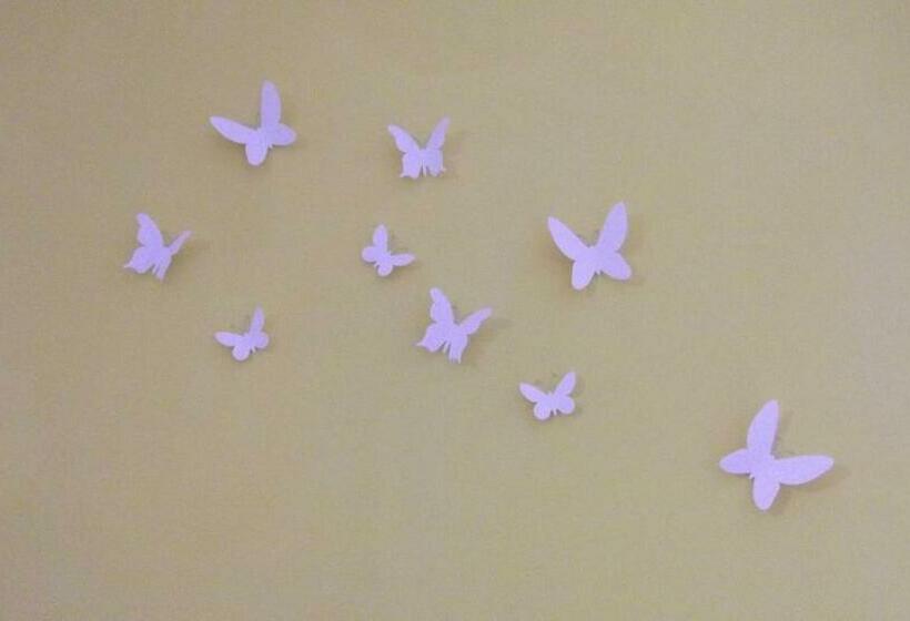 Yellow House Cir 12040