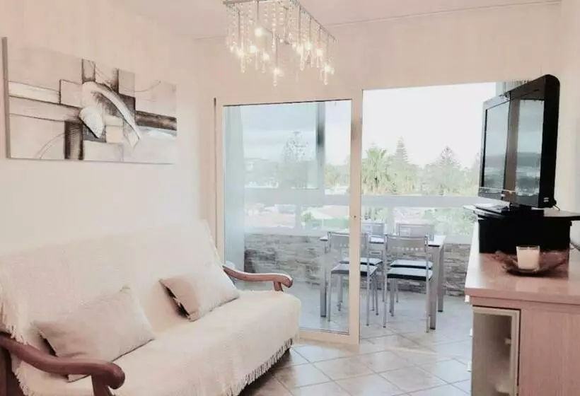 5 Min Walk From Yumbo! 417