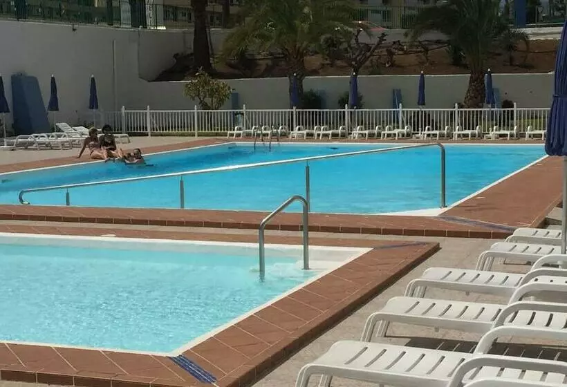 5 Min Walk From Yumbo! 417