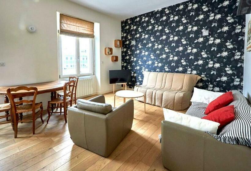 Apt 1 Ch   Centre Ville Vannes   Gare à Pied   Parking