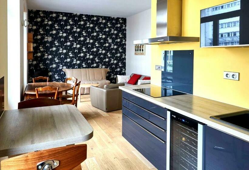 Apt 1 Ch   Centre Ville Vannes   Gare à Pied   Parking