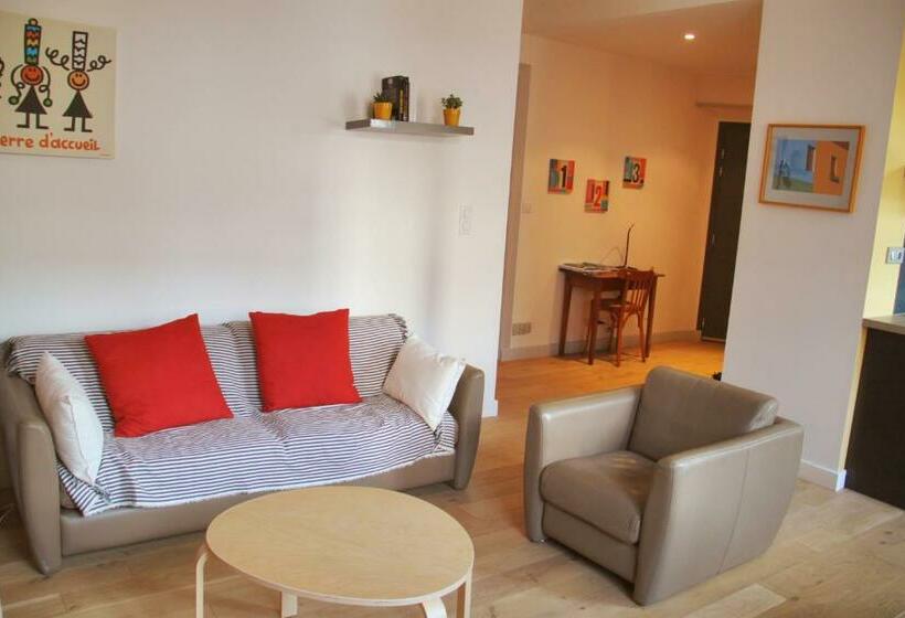 Apt 1 Ch   Centre Ville Vannes   Gare à Pied   Parking