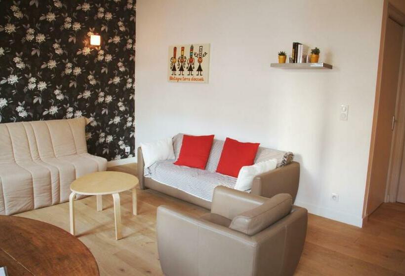 Apt 1 Ch   Centre Ville Vannes   Gare à Pied   Parking