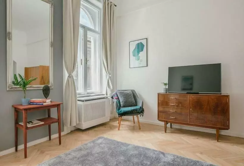 City Park Rest Apartment With Air Condition