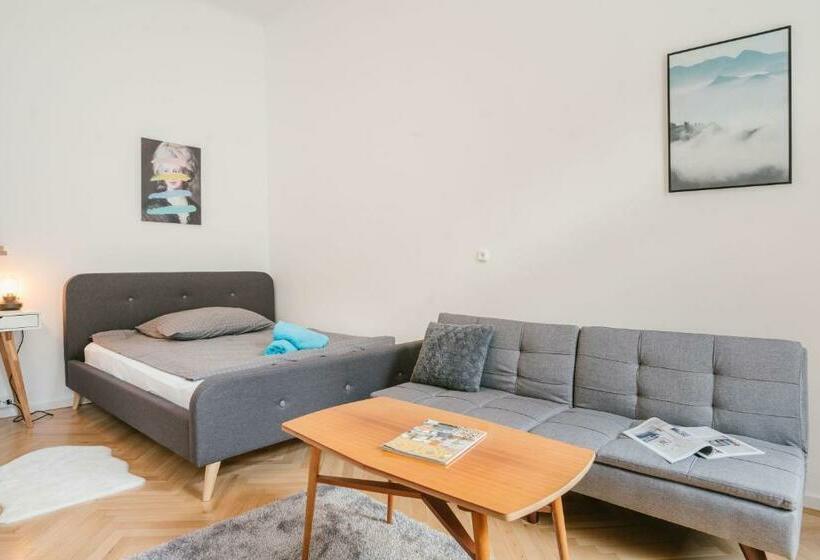 City Park Rest Apartment With Air Condition